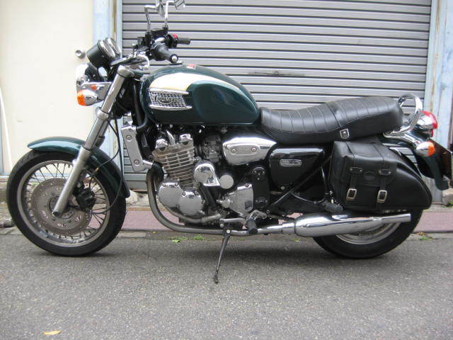 トライアンフ サンダーバード900